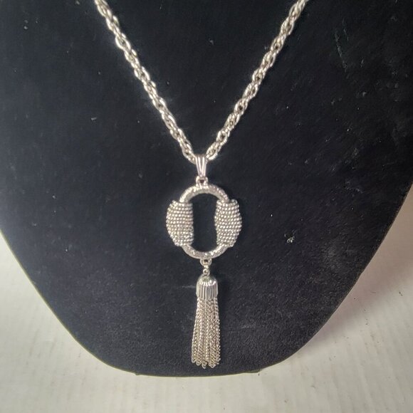 Vintage Sarah Coventry Classic Elegant Silver-Tone Tassel & Pendant Necklace - Picture 2 of 5